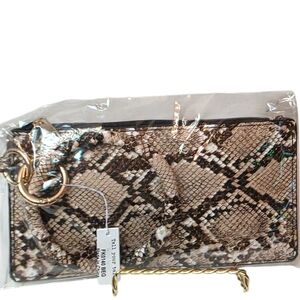 Tell Your Tale uxurious Faux Leather Snakeskin Pattern Wristlet